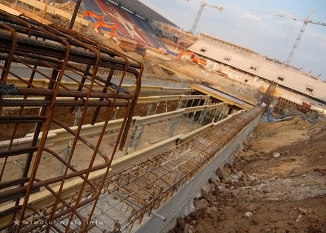 szalunki stropu nad  wjazdem do podziemnego parkingu 