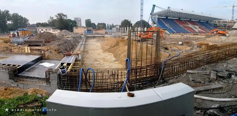 ogólne spojrzenie na teren budowy trybuny zachodniej