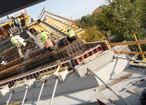 szczytowa część trybuny narożnej