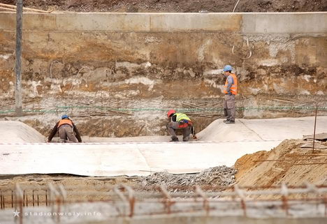 wgłębienie pod stopę fundamentową przy pawilonie medialnym