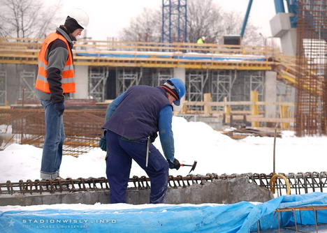 wykruszanie lodu z elementów żelbetowych