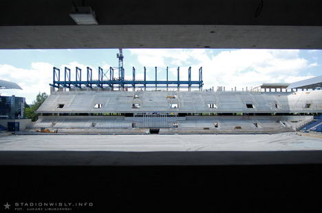 Widok z fotelu znajdującego się w dolnym rzędzie loży VIP