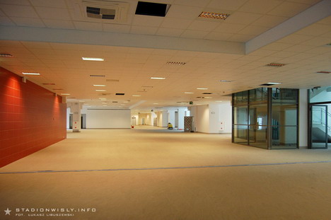 Wykończony parter trybuny wschodniej