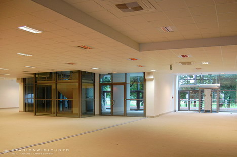 Ukończony parter trybuny wschodniej